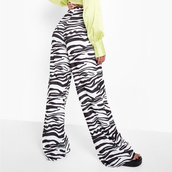 Boohoo Trendy Zebra Print Wide Leg Flare Pants - Picture 3 of 9
